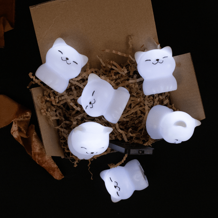 Flickering Ghost Cats